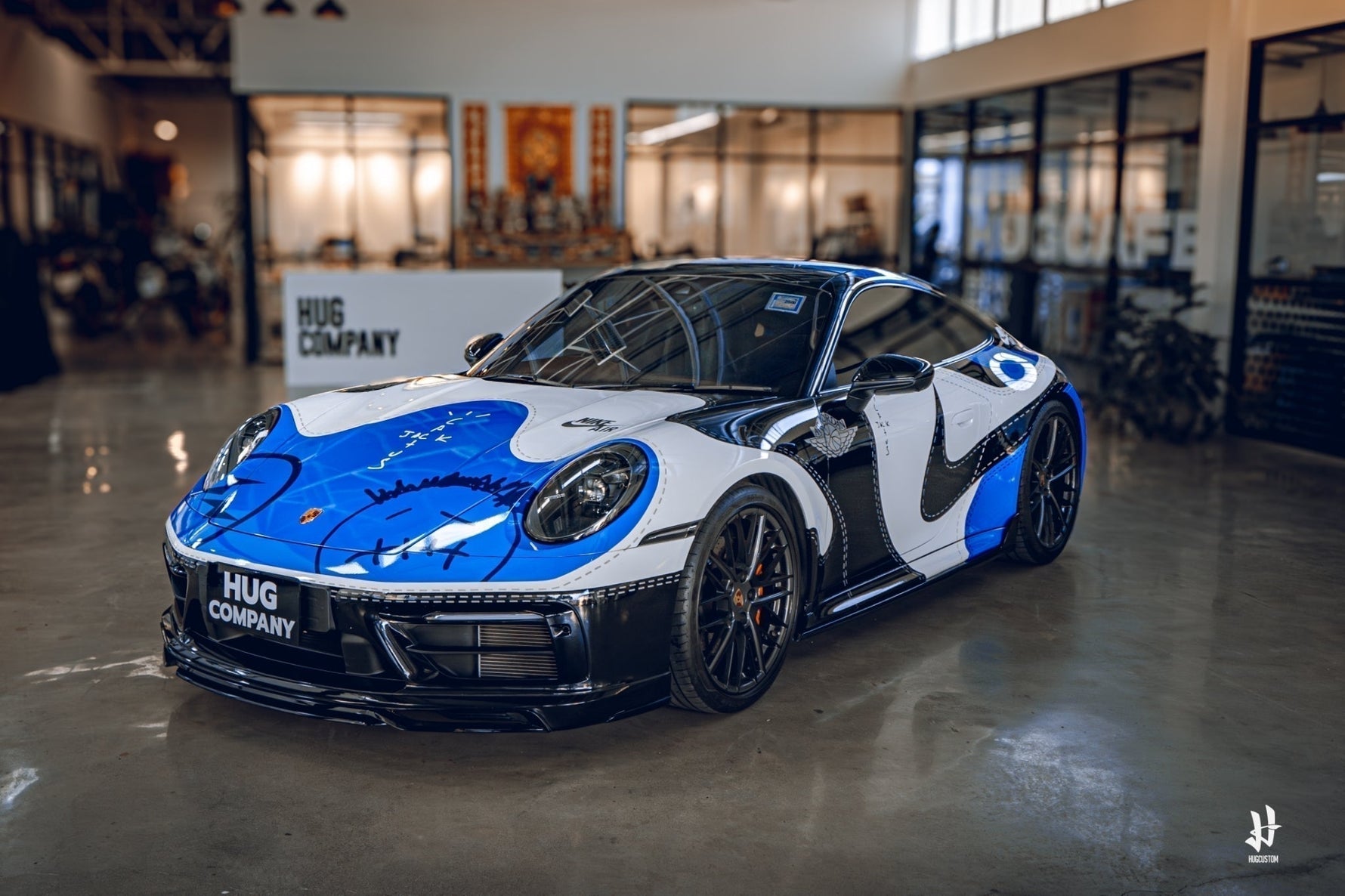 porsche 911 carrera s with nike decal