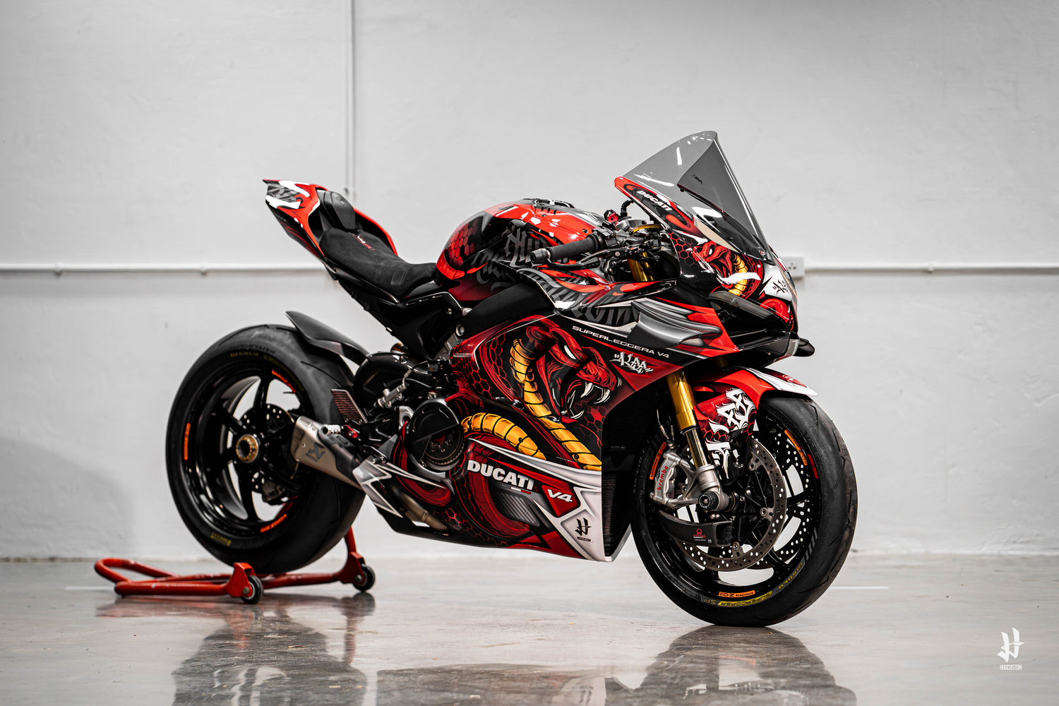 Ducati Superleggera V4 with crimson serpent