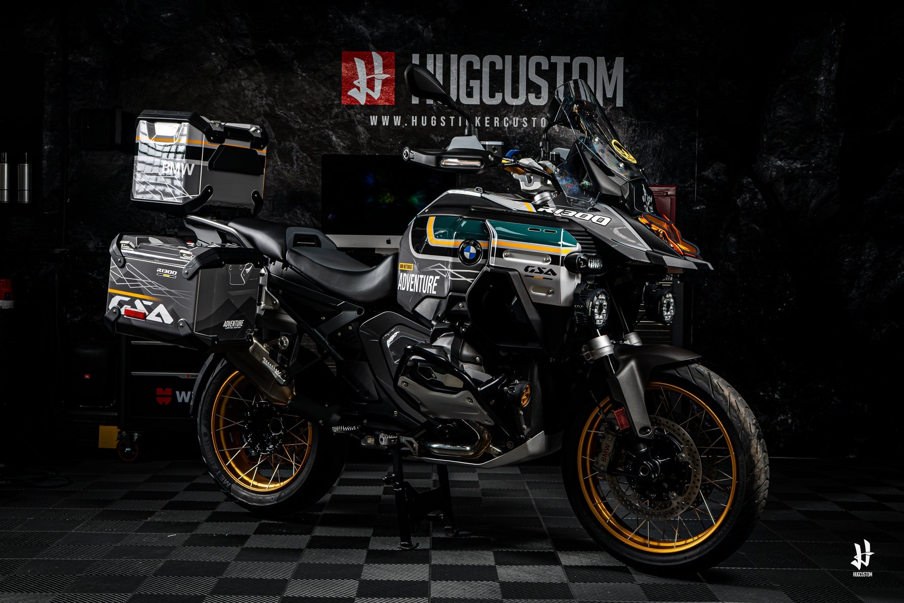 BMW R1300 GS Adventure with HUGCUSTOM Sticker Kit