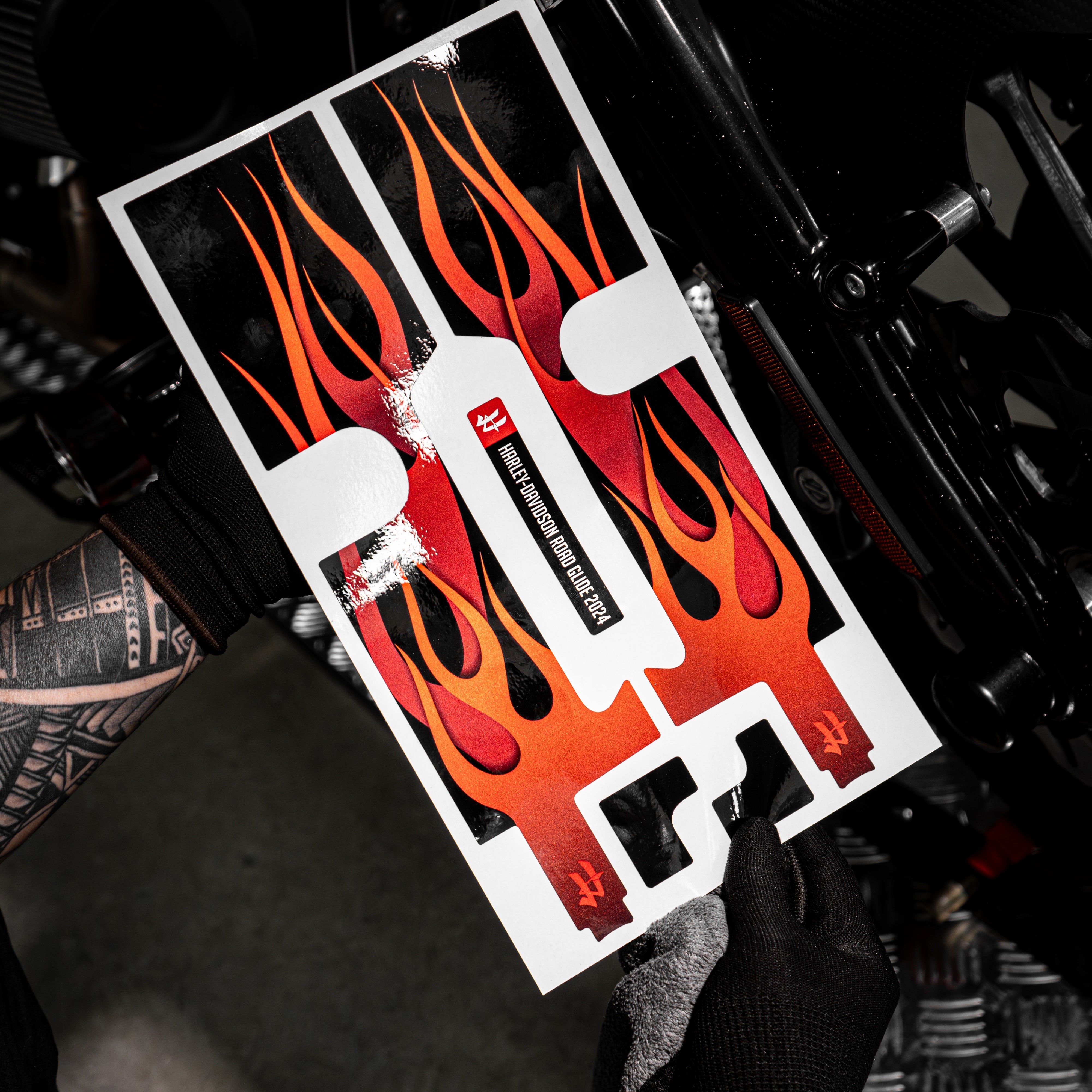 HUGSHIELD Front Fork Cover for Touring RG (FLTRXST) 2024-2025 - 'Flame' Design - HUGSTICKERCUSTOM 