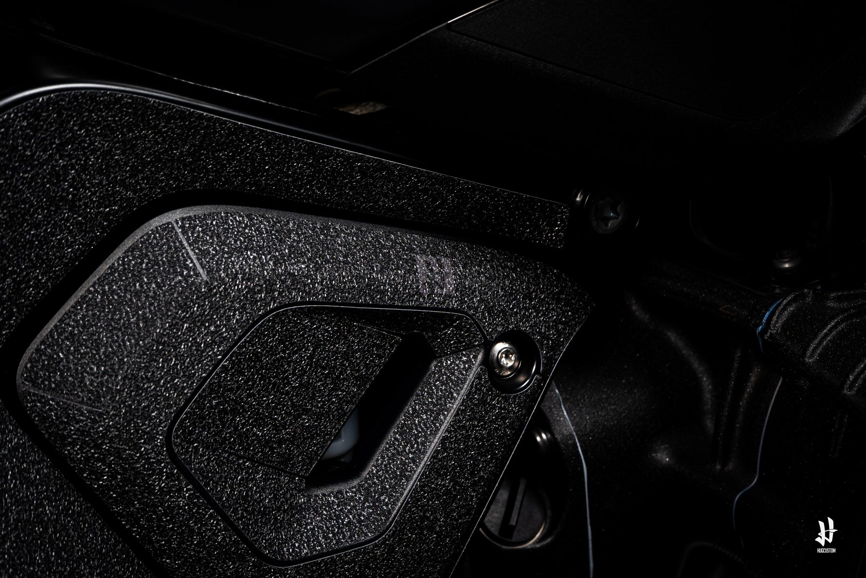 HUGSHIELD™ Mid-Frame Protector for R1300GS/GSA 2024-2025 - HUGSTICKERCUSTOM 