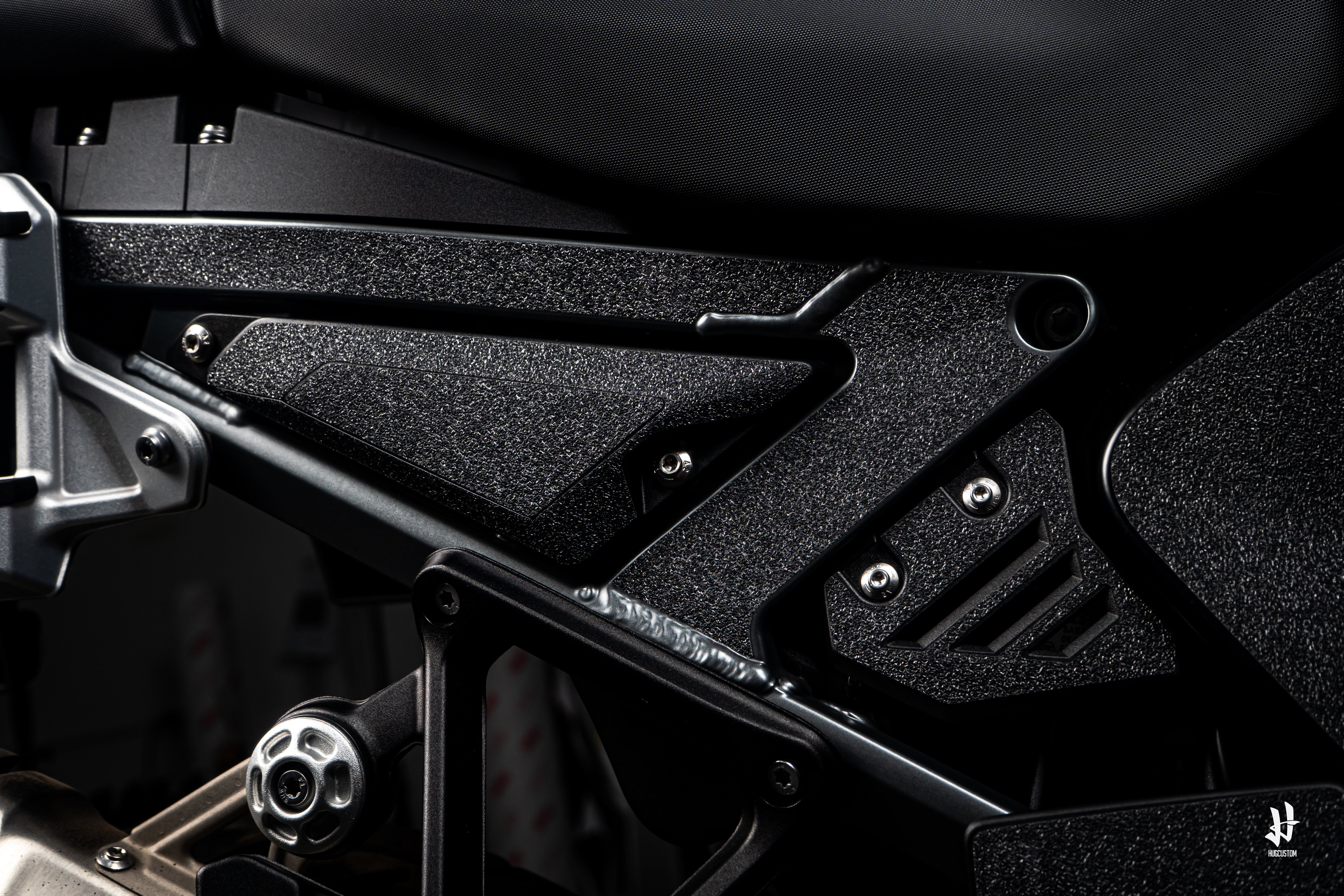HUGSHIELD™ Rear Subframe Protector for R1300GSA 2024-2025 - HUGSTICKERCUSTOM 