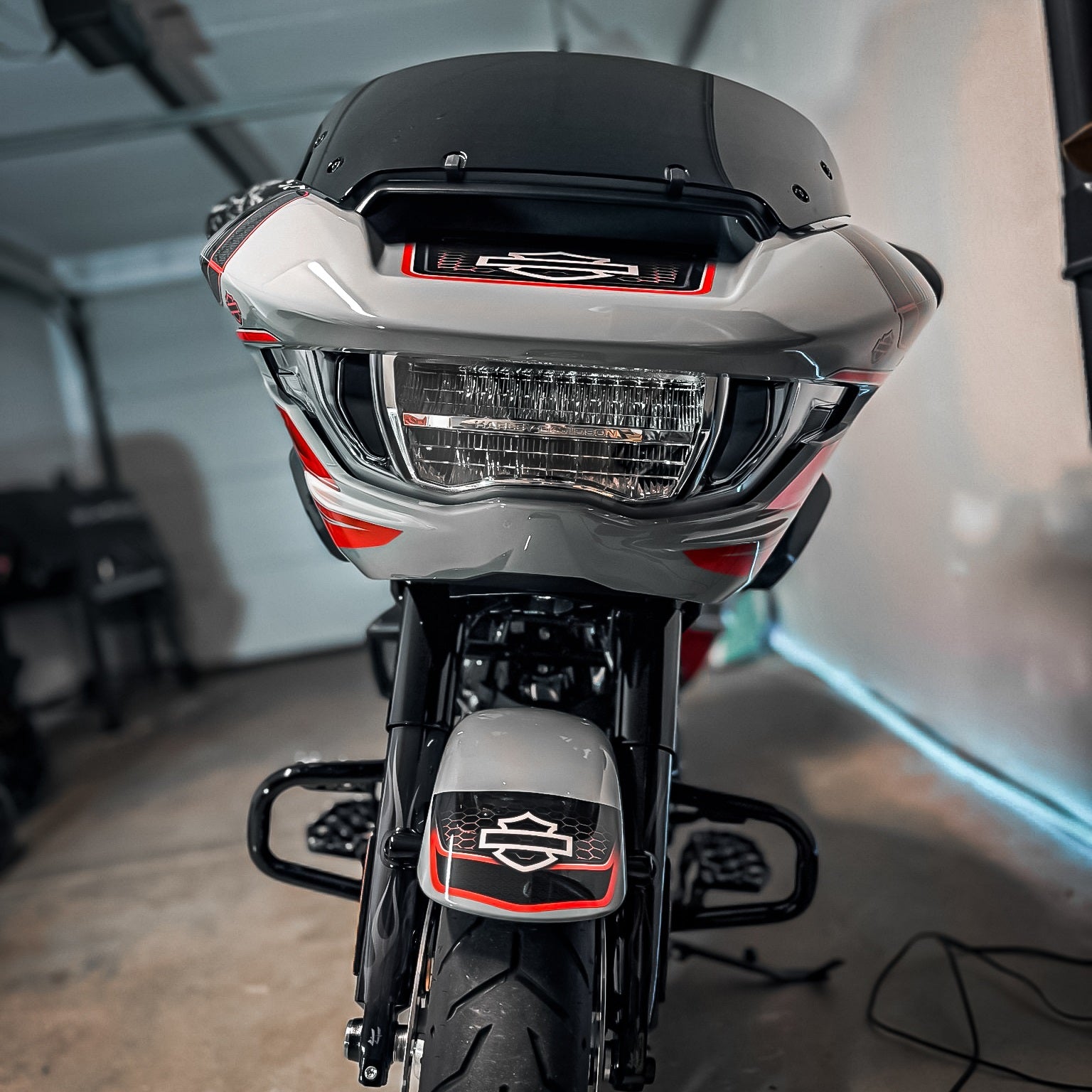 Sticker Kit for Touring RG (FLTRX) (2024-2026) - 'Wolf' Design - HUGSTICKERCUSTOM 