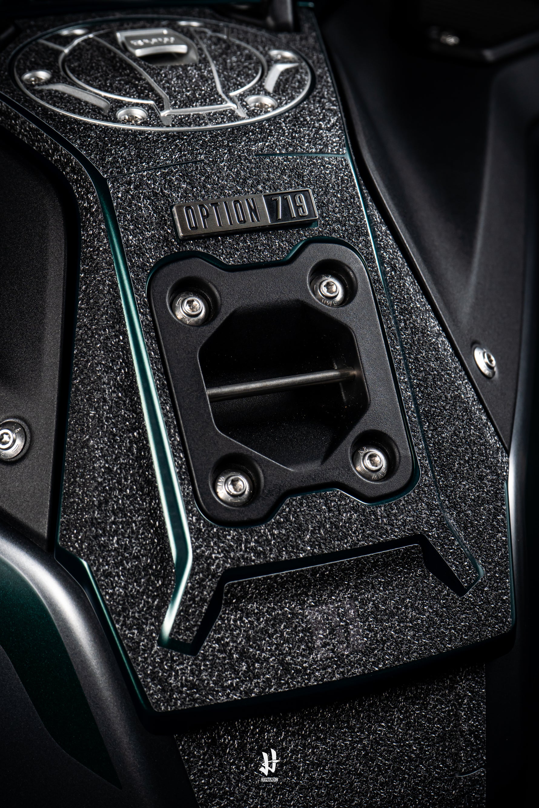 Top Fuel Tank Protector for R1300GSA 2024-2025 - HUGSTICKERCUSTOM 